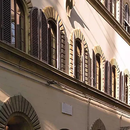 Casa G.